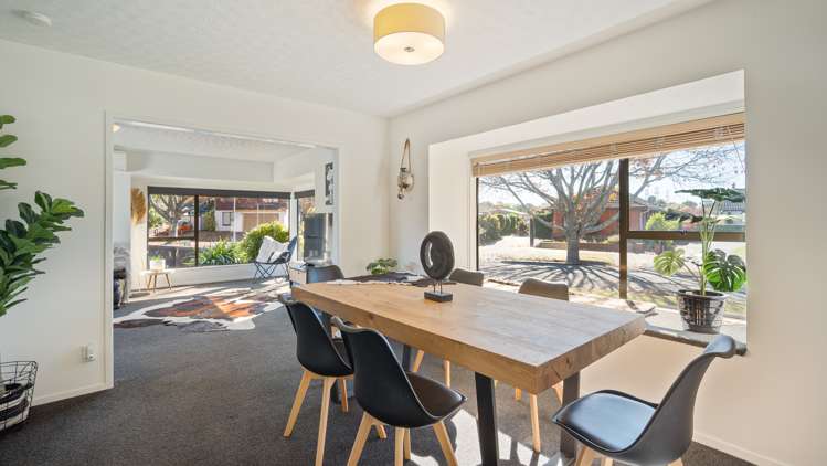 45 Karnak Crescent Russley_5