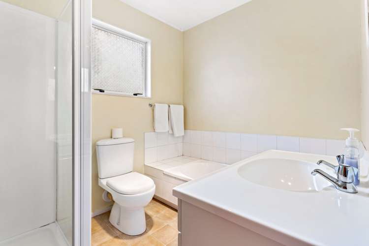 2/2 Garelja Road Henderson_12