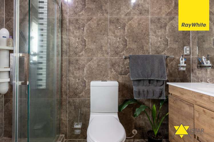 61a Cobham Crescent Kelston_11