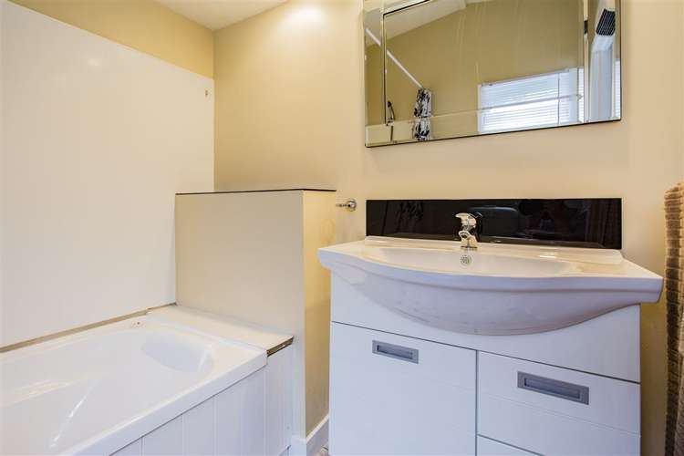 55 Batten Grove The Pines Beach_13