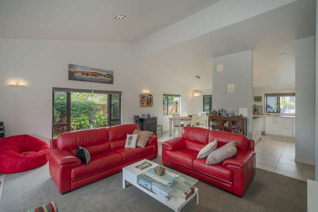 6 Scott Drive Cooks Beach_2