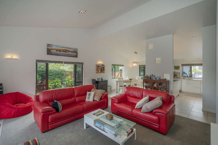 6 Scott Drive Cooks Beach_2