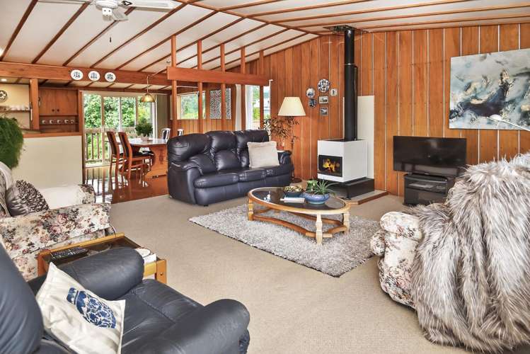 20 Colmar Road Mellons Bay_2