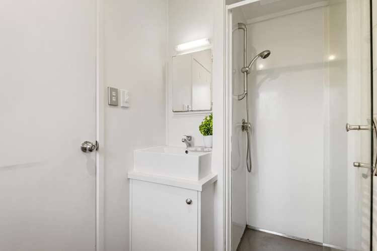 4/8 Edenvale Park Road Mt Eden_12