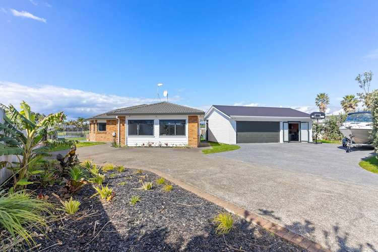 1162 East Coast Road Whakatiwai_16