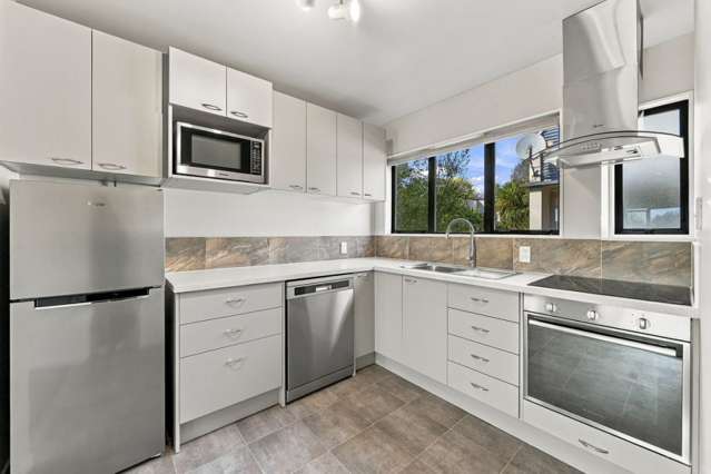7/315 Worcester Street Linwood_1
