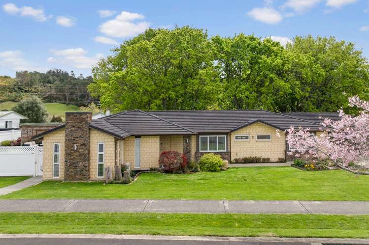 2 Crabb Fields Lane Riverhead_16