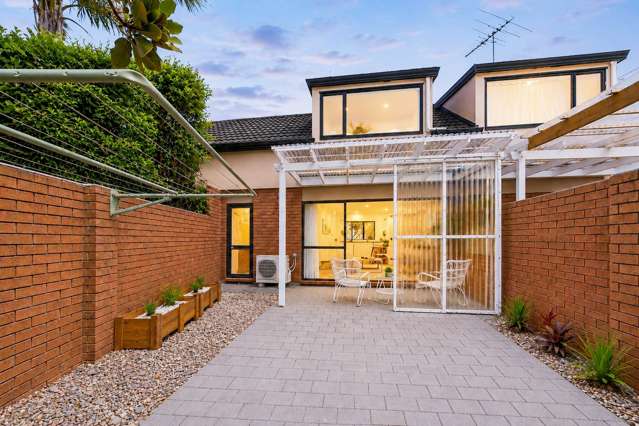 Affordable & Modern Living - Walk to Everything