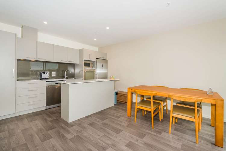 303b/160 Hobsonville Point Road Hobsonville_2