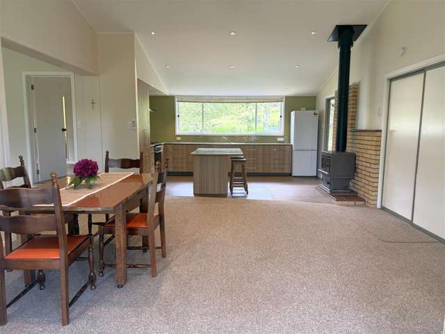 406 Main Road Kaiata_3