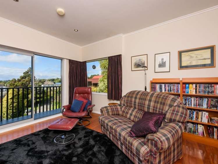 8 Ridd Crescent Karori_9