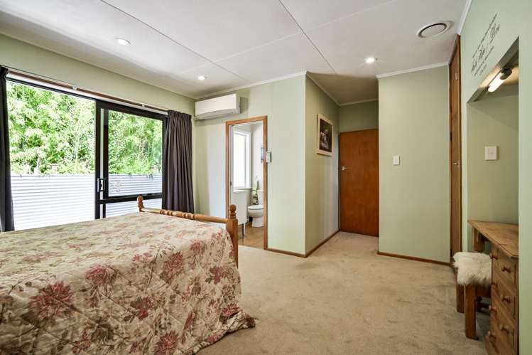 711 Maitland Crescent Mayfair_11