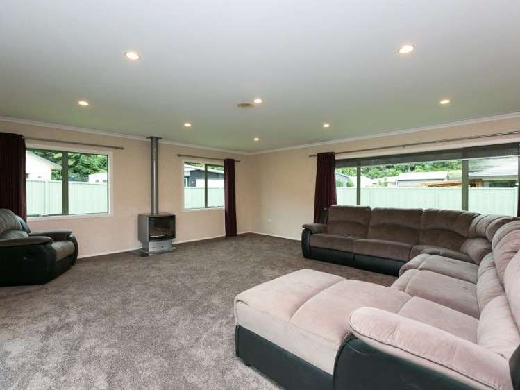 35 Roto Street Hurdon_18