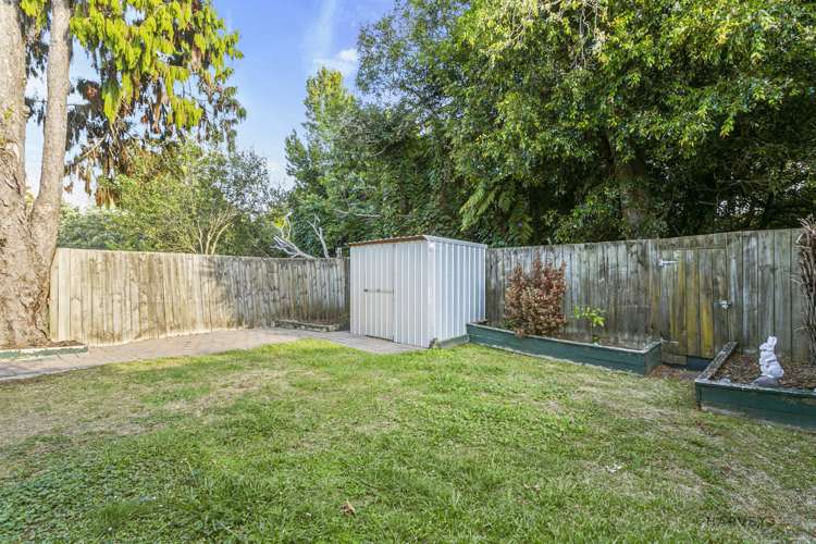 17f Tirimoana Road Te Atatu South_14