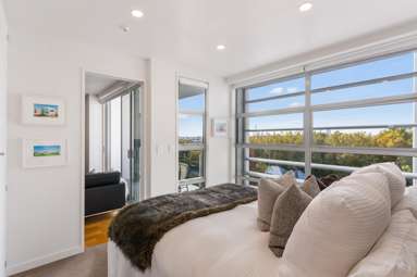 503/19 Surrey Crescent_4