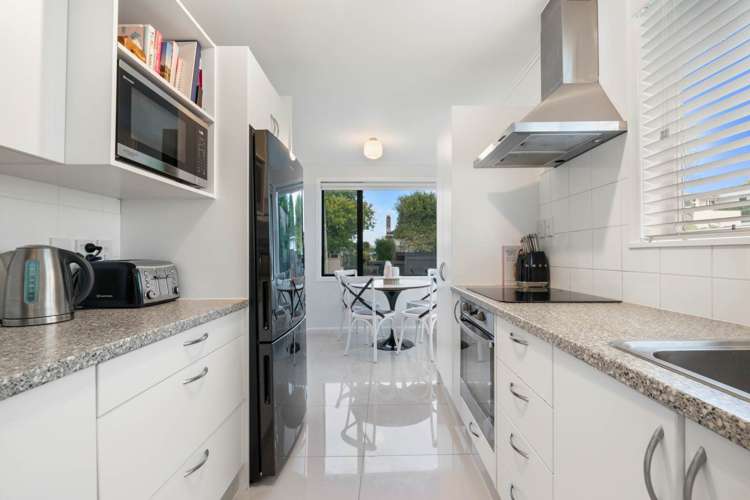 1/51 Knightsbridge Drive Forrest Hill_9