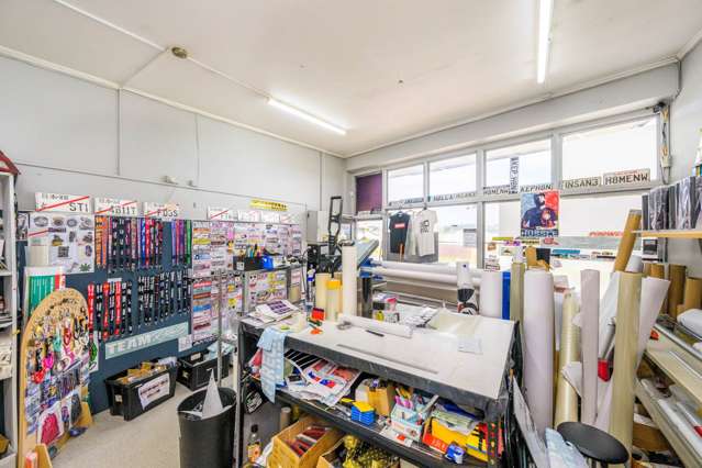 4001-4007 Great North Road Kelston_3