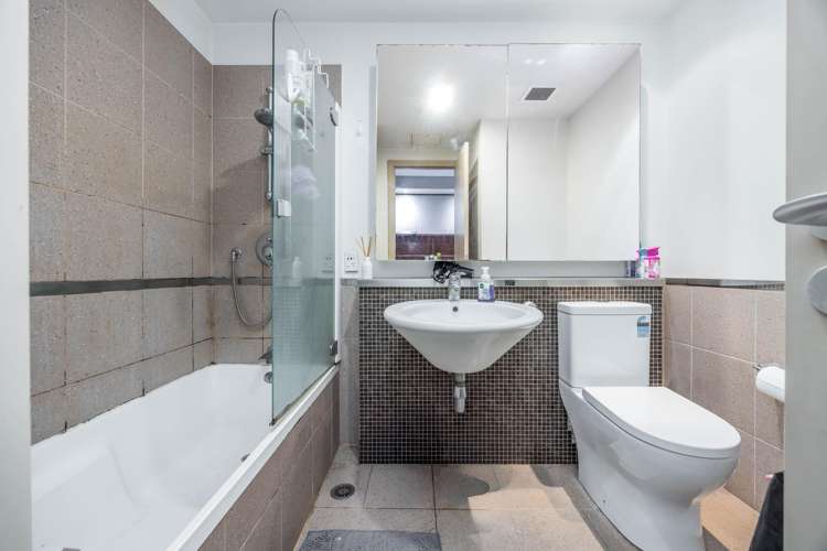 GJ/20 Pakenham Street East Auckland Central_6