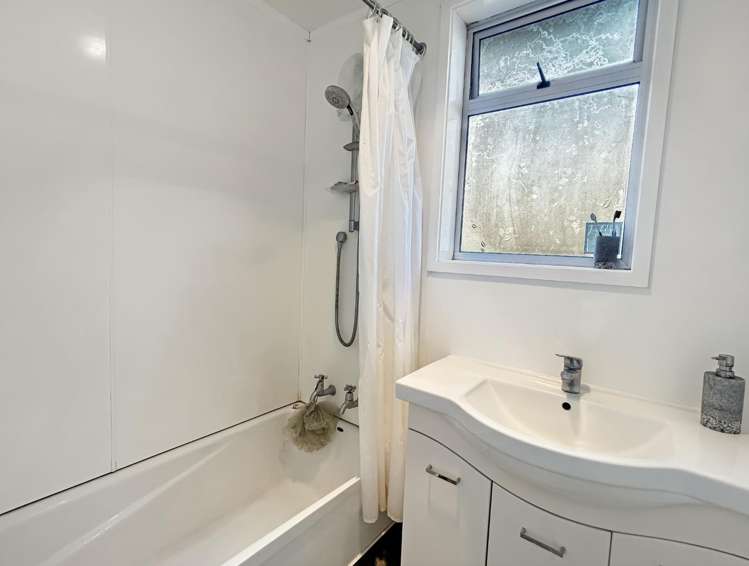 67 Sherwill Street East 10643_9