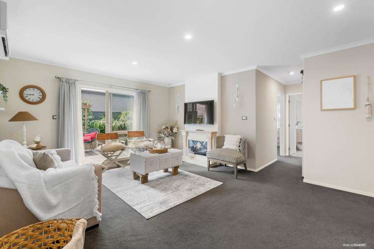 30 Defender Crescent Beachlands_13