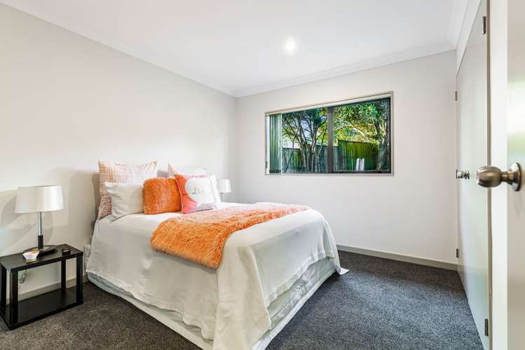 65 Helleur Road Massey_11