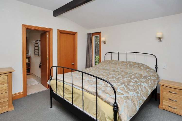 454 Johns Road Fernside_21