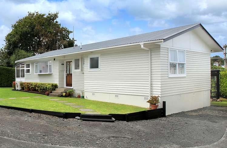 46 Makora Road Massey_15