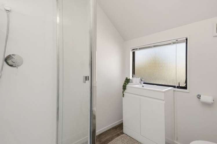 1/19 Grove Road Addington_16