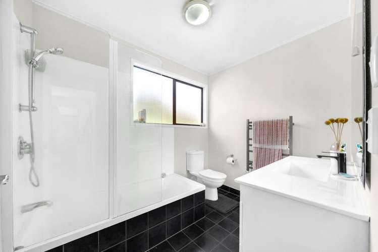 12 Squirrel Lane Browns Bay_12
