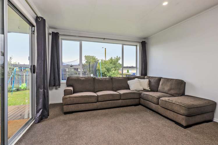 2 Murdoch Place Raureka_11