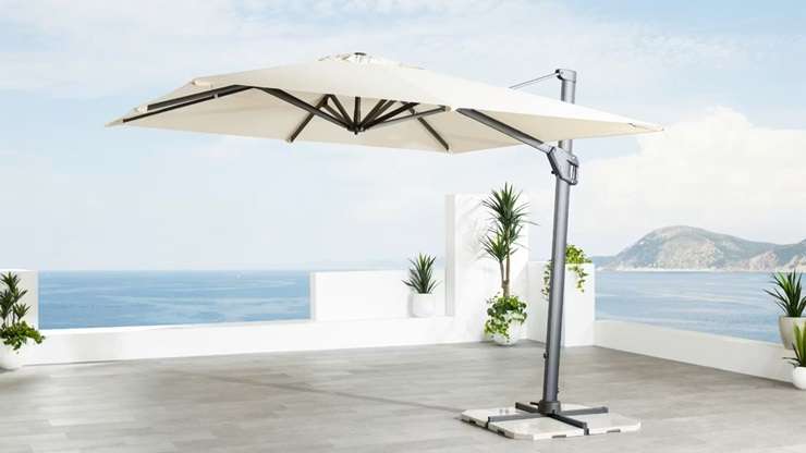 New Zealand's sun is unforgiving, so finding the right shade for your deck or outdoor entertaining space is crucial. Artwork / Beth Walsh