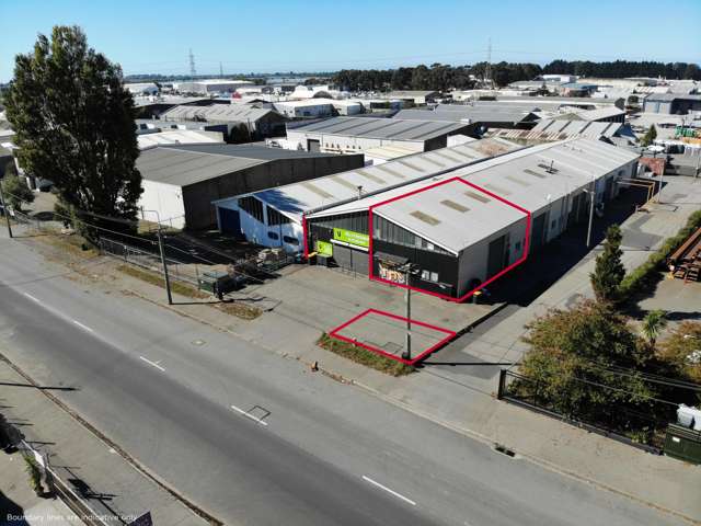 Entry-level warehouse, office and showroom