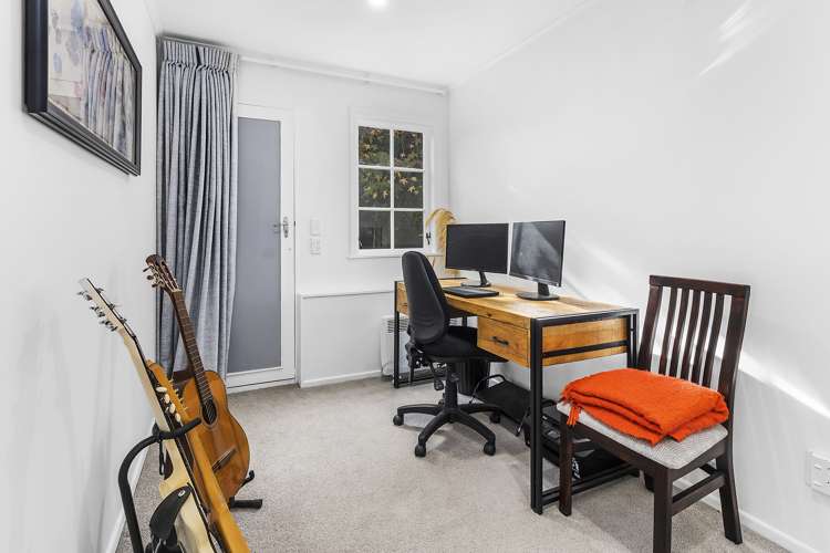 5a Ridd Crescent Karori_13