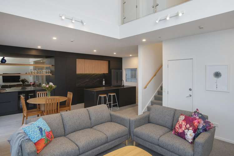 404/4 Reads Quay, Marinaview Gisborne_1