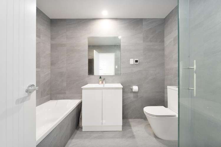 43B Fitzherbert Avenue West Harbour_12