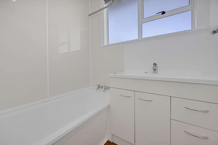 22 Whitcombe Road Opunake_9