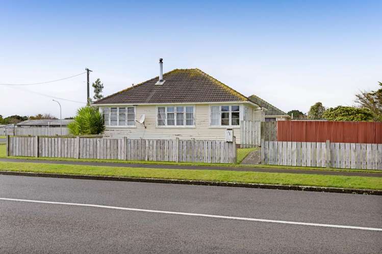 1 Acourt Street Hawera_17