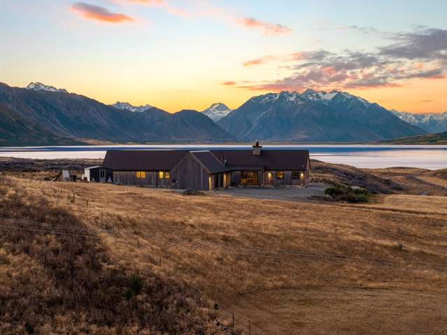 The Crown Jewel of Lake Ōhau