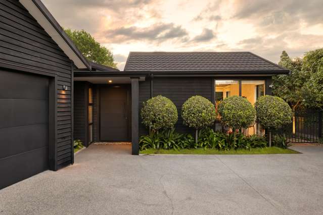 703 River Road Chartwell_1