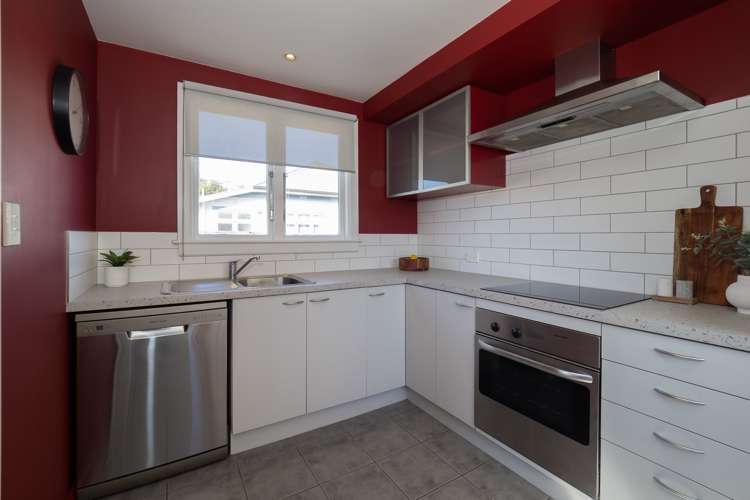 8 Alford Forest Road Allenton_3