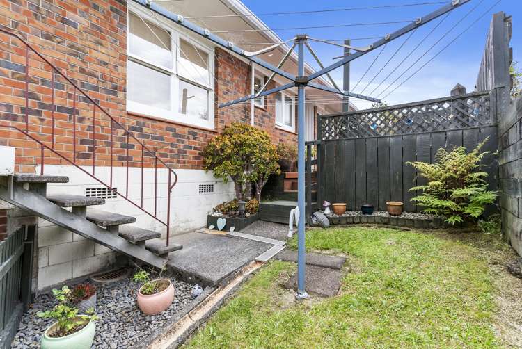 2/14b Penney Avenue Mount Roskill_11