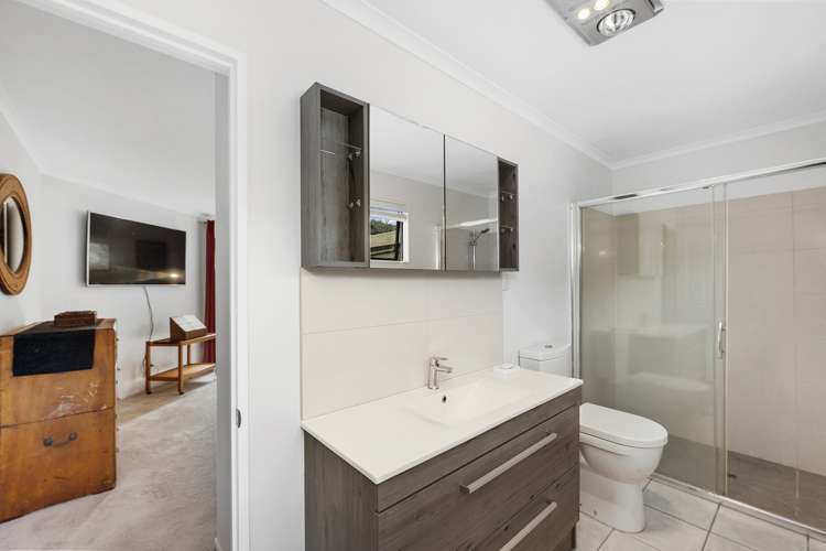 5 Springwater Vale Unsworth Heights_8