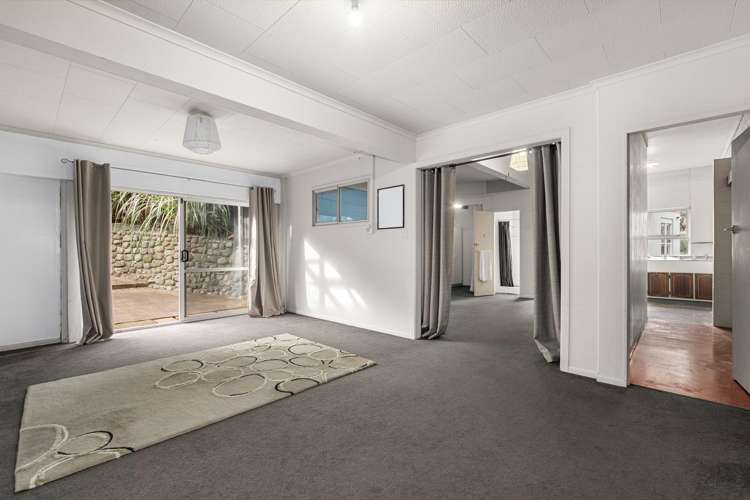4 Sunny Bay Road Matua_18