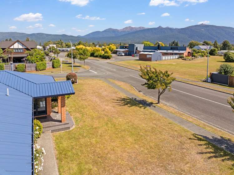 12 Jackson Street Te Anau_21