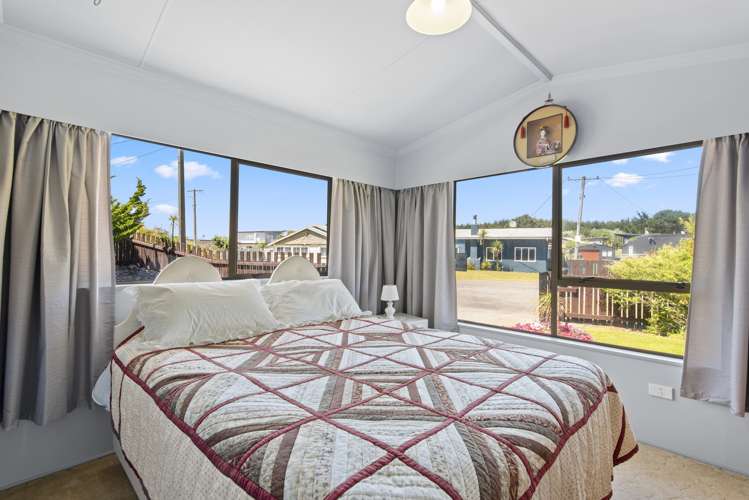 9 Chrystall Street Foxton Beach_12