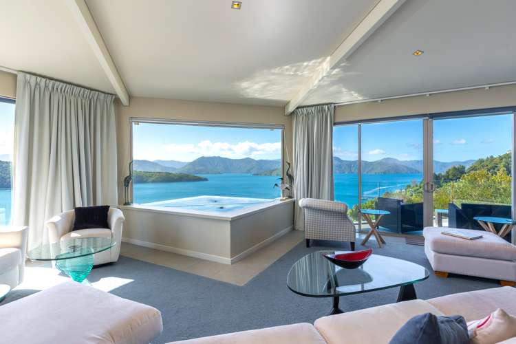 1 Cooks Ridge Waikawa Bay_1