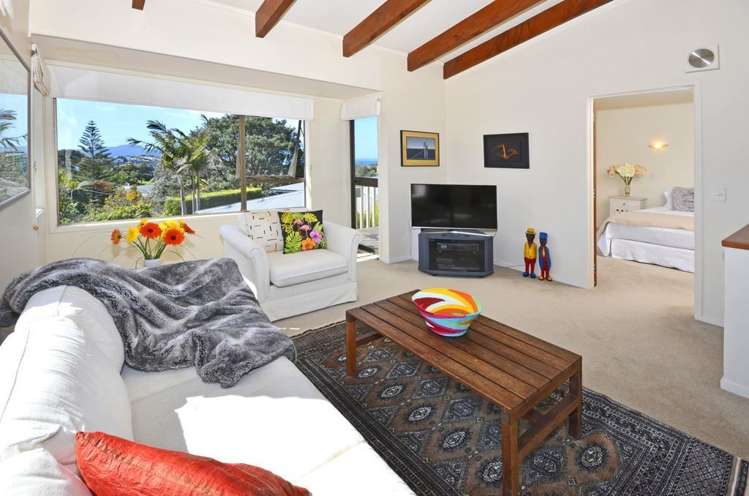 3/3 Peter Terrace Castor Bay_0