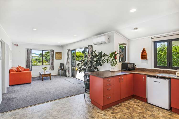 7 Adrian Grove Waikanae Beach_21