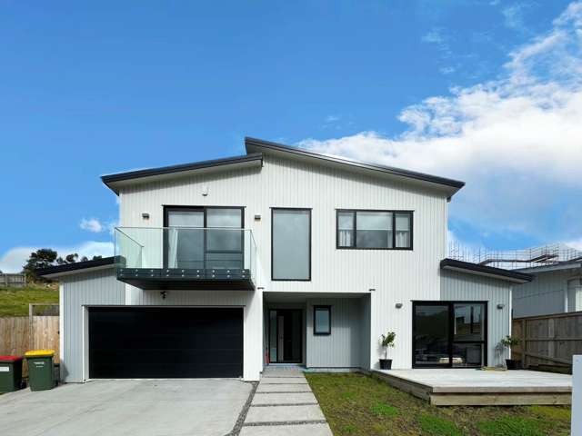 Luxurious Living in Orewa Heights