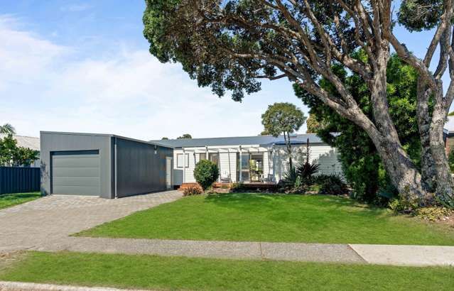 Sleek and Stylish Beach Pad!